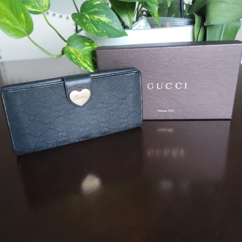 Gucci long wallet